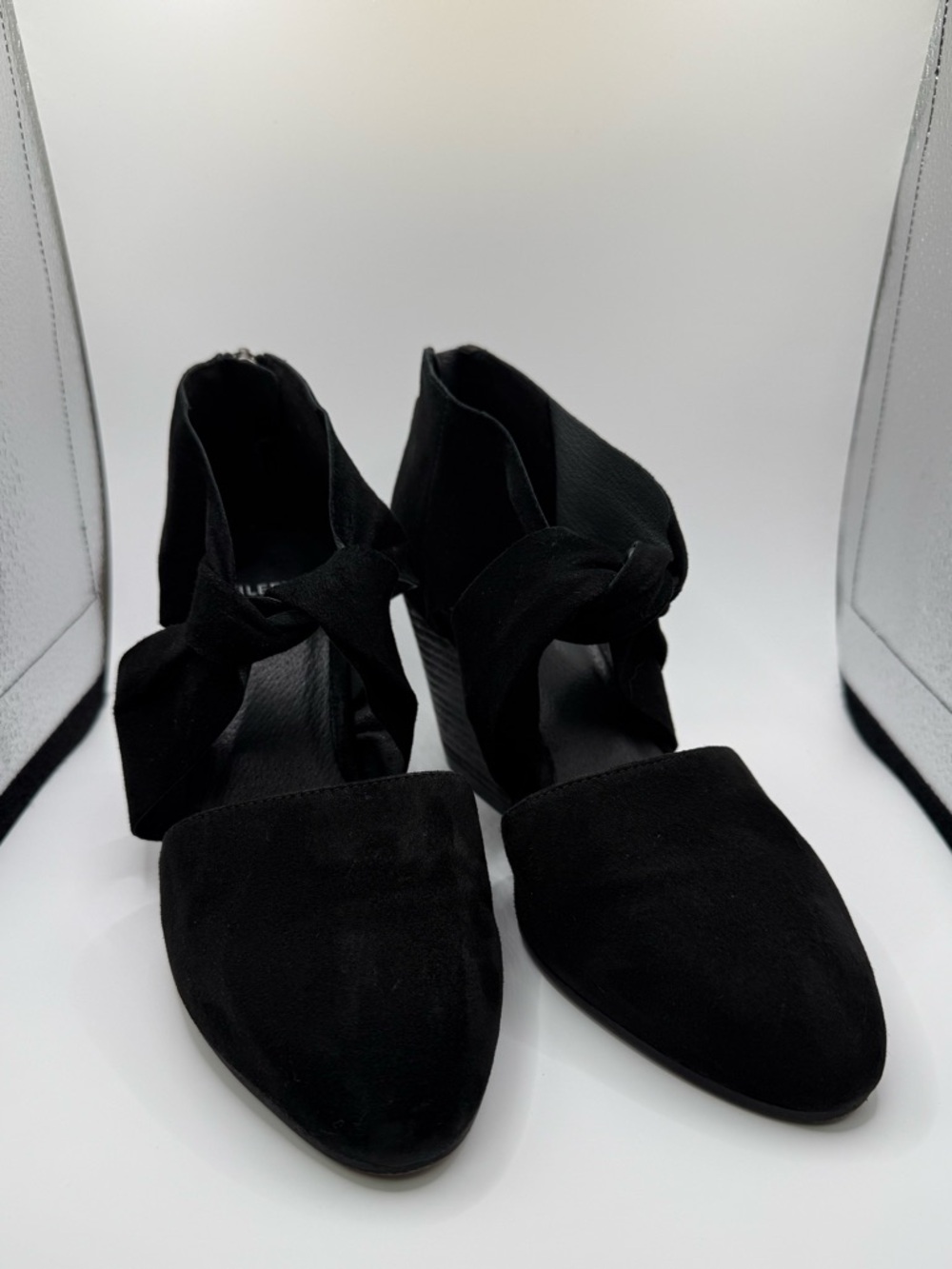 EILEEN FISHER | Mary black Suede Leather Twist Front Pump Heels Size 7